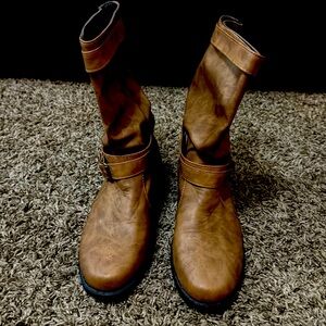 💫Purchased from SHEIN or TEMU. ✨BRAND NEW✨ Women’s Midcalf Boots. Size 8.